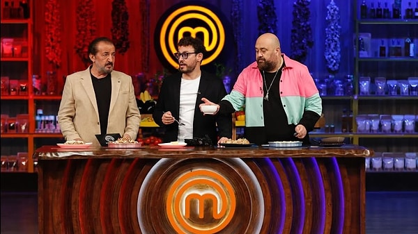 MasterChef Altın Kupa'da dün akşam elenen isimler Batuhan ve Eda oldu.