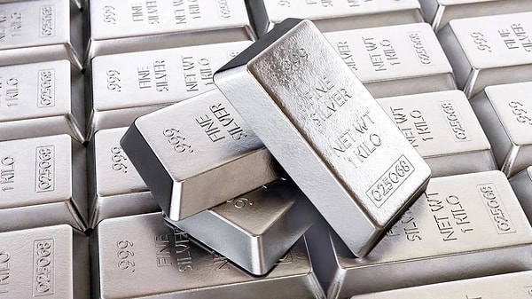 Altın zirveye yaklaştı, gümüş rekor tazeledi