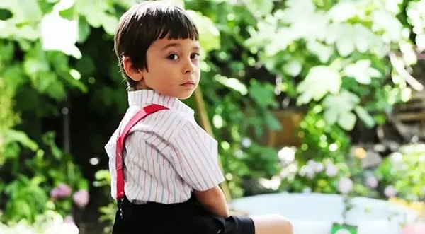 Babası model olan Emir Berke Zincidi, henüz 2 yaşındayken ajansa yazdırıldı ve reklam filmleriyle ekran yolculuğuna başladı.