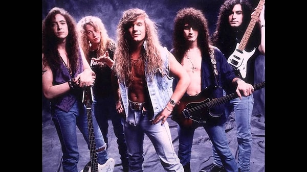 Şarkının sözleri aslında tek bir cümle etrafında dönüyor: “Her şeyi ben mahvettim!”