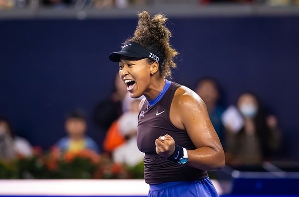 8. Naomi Osaka ve onun sahnedeki güçlü duruşu... Sence hangi ülke adına mücadele ediyor?