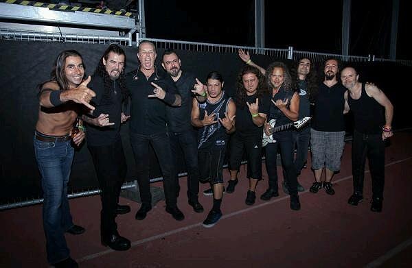 Metallica öncesi sahneyi yakıp kavurmak.