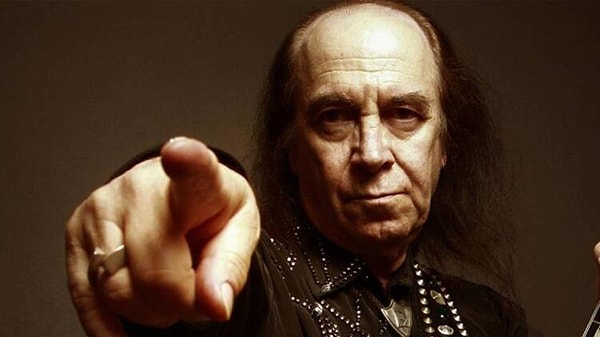 8. "Öyle bir yol _____ ki sorma. İnandım ki sevince vardır dünya."