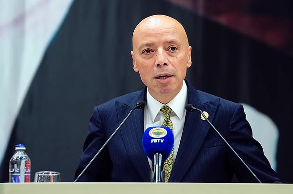 Fenerbahçe Başkanı Sadettin Saran'ın İstanbul Cumhuriyet Başsavcılığı'nca yürütülen uyuşturucu soruşturmasında gözaltına alınmasının ardından Fenerbahçe Yönetim Kurulu, olağanüstü toplandı.