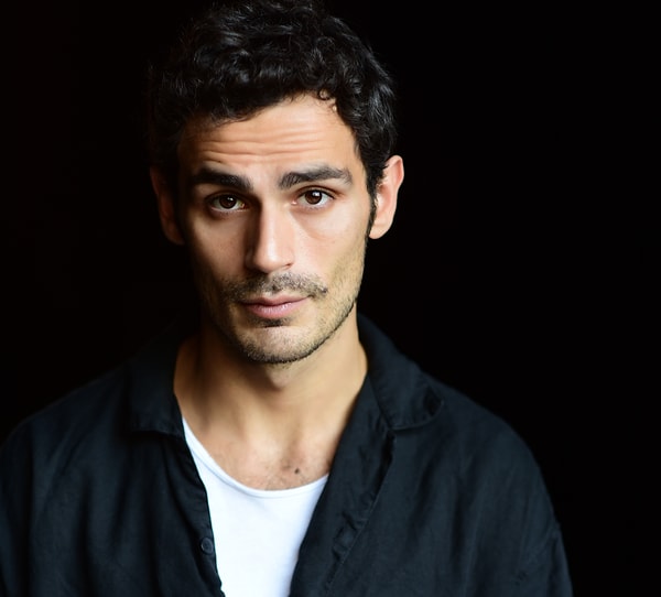 ÖG: Erdem Kaynarca kendini nasıl tanımlar bu hayatta?