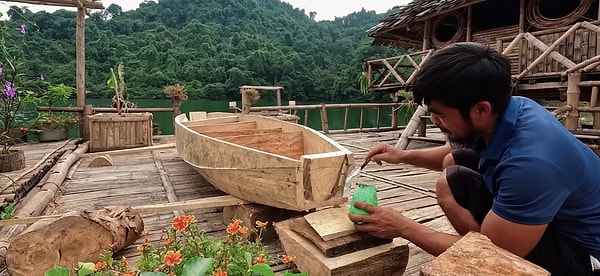 Elektrik ve yakıtın bulunmadığı bu yaşamda düzen, fizik kuralları ve insan yaratıcılığıyla şekilleniyor.