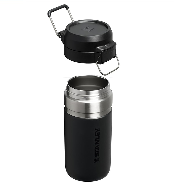 Stanley Quick Flip Paslanmaz Çelik Termos, yolda maceralarınızı ya da keşiflerinizi daha keyifli hale getirmek için tasarlanmış.