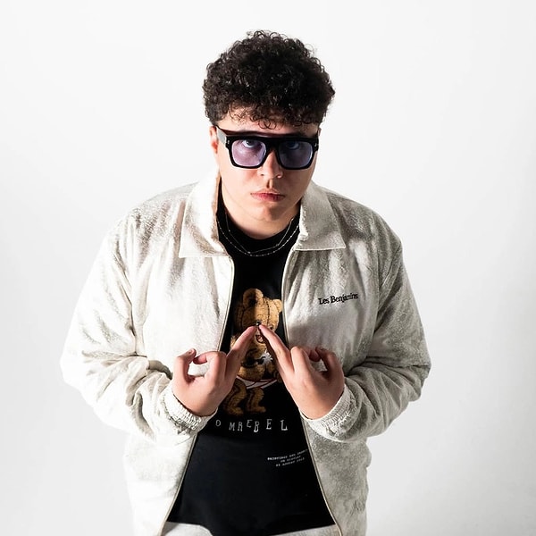 Son günlerde şarkıcı, sosyal medya fenomeni ve oyunculara yönelik düzenlenen uyuşturucu operasyonlarına bir yenisi daha eklendi.