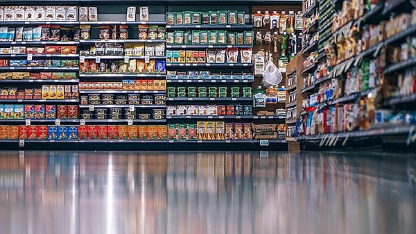 TPF’nin geçtiğimiz hafta içi düzenlediği çalıştayda alınan “Pazar günü marketler kapatılsın” kararı gündemdeki yerini koruyor.