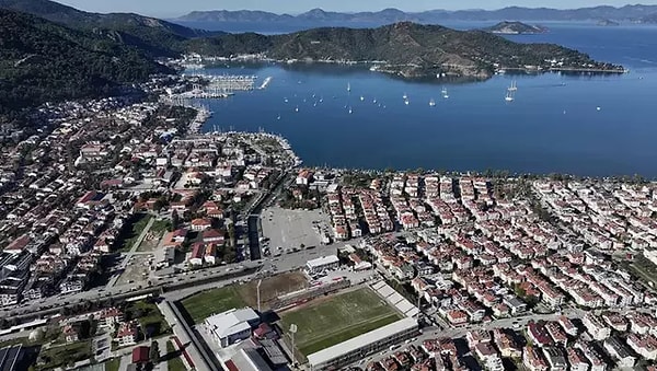 Stadın durumuna ve bilet fiyatlarına tepki var.