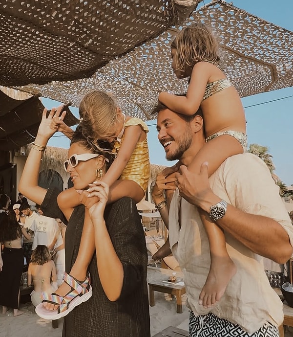 Boşandıktan sonra kızları için görüşmeye devam eden ikili, oldukça medeni bir şekilde boşananlardan oldu.