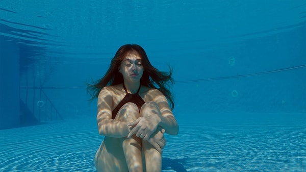 Su altında çekilen sahneleri sıklıkla görüyoruz.