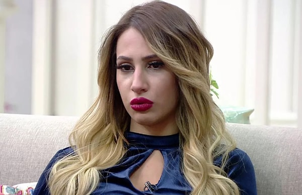 Kısmetse Olur yarışmasıyla ünlenen Rabia Karaca'nın gözaltına alındığı ortaya çıktı.