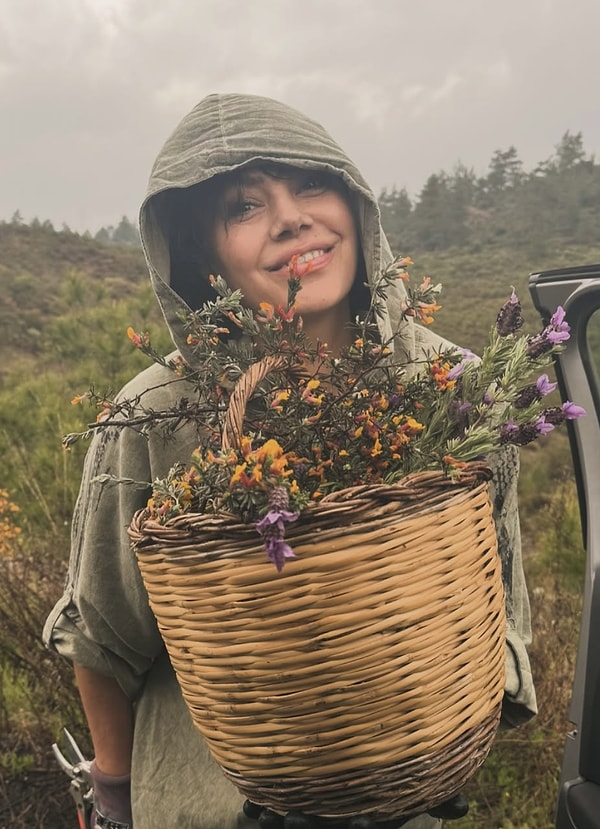 2002 yılında yayınlanan Ekmek Teknesi dizisinde Fırıncı Nusret Baba’nın büyük kızı Mehpare’yi canlandıran Mehtap Bayri'yi mutlaka hatırlarsınız.