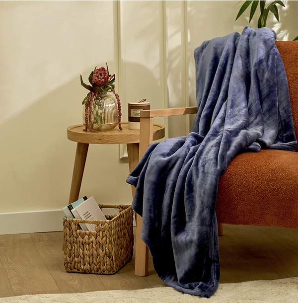 Televizyon karşısında battaniyesiz yapamayanlar için Shelly Wellsoft TV Battaniyesi, yumuşacık dokusuyla konforu en üst seviyeye taşıyor.