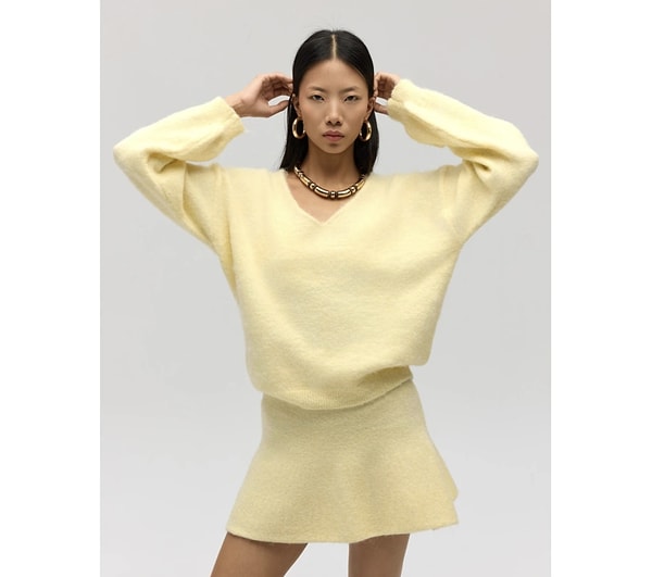 Günlük stiline renk katmak isteyenler için yarı fiyatına güzel bir seçenek.