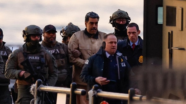 ABD, hafta sonu düzenlediği askeri operasyonla Venezuela Devlet Başkanı’nı ve eşini alıkoyarak ABD’ye götürmüştü.