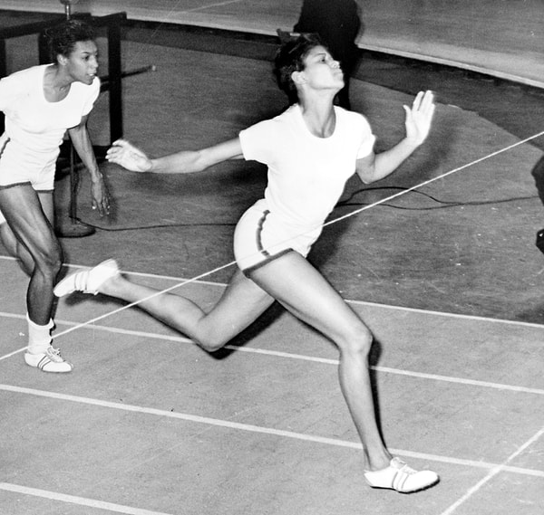 Wilma Rudolph’un elde ettiği başarılar, spor dünyasının çok ötesinde bir anlam taşıyordu.