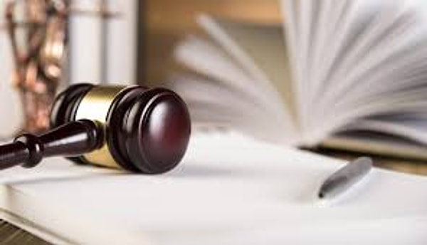 7. Aşağıdakilerden hangisi kamu hukuku dalıdır?