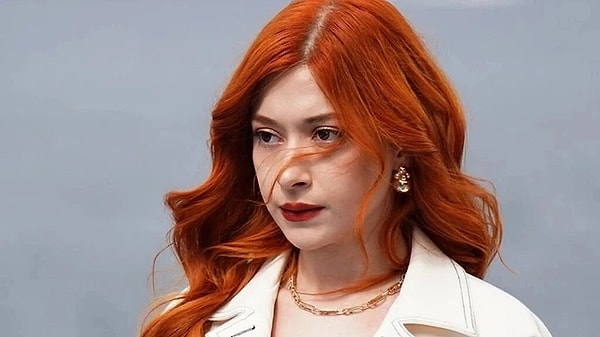 NOW'da yayınlanan Sahtekarlar'da Simla karakterini canlandıran İpek Özağan'ın yaşı sosyal medyada gündem oldu.