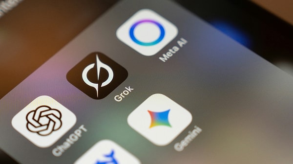Elon Musk’ın sahibi olduğu sosyal medya devi X, yapay zeka asistanı Grok'un görsel oluşturma yeteneğine kısıtlama getirdi.