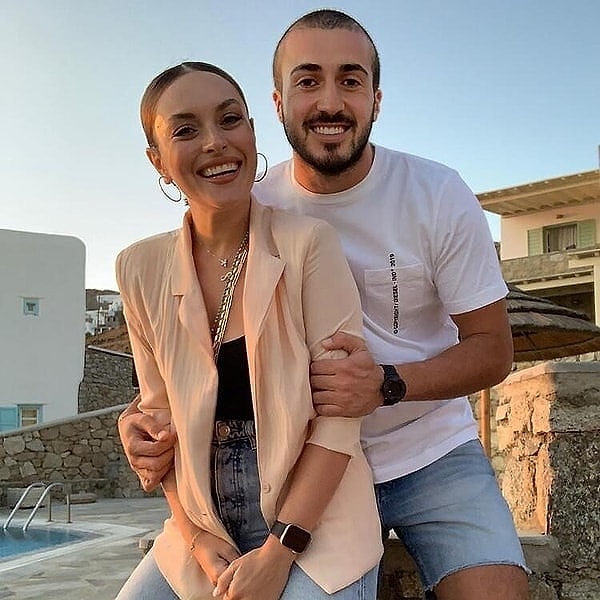 Yıllardır cana yakın tavrı ve samimi açıklamalarıyla gönülleri fetheden Ezgi Mola, özel hayatında epey çalkalanma yaşadı.