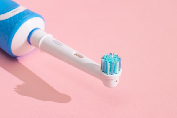 10. Diş fırçanı kullanmadan önce ıslatmalı ve kullandıktan sonra kuru bırakmalısın.