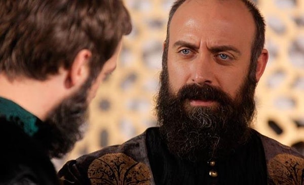 Muhteşem Yüzyıl’daki Kanuni Sultan Süleyman performansıyla televizyon tarihine geçen Halit Ergenç, yıllardır Türk dizi ve tiyatro dünyasının en saygın isimlerinden biri.