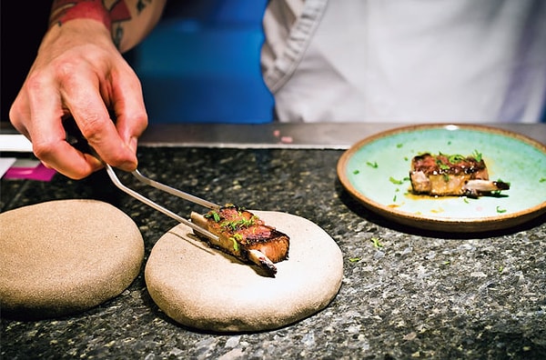 İki Michelin yıldızlı bir restoran, yakın zamanda yapılan hijyen denetiminde sınıfta kaldı.