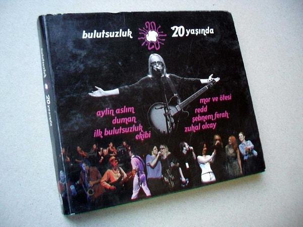 20. yıllarında önde gelen rock yıldızlarını bir araya topladılar.