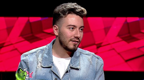 Bir dönem YouTube videolarıyla milyonlara ulaşan Enes Batur, son zamanlarda eski sevgilisi Başak Karahan’la ilgili yaptığı hamlelerle yeniden magazin gündeminin merkezine oturmuştu.