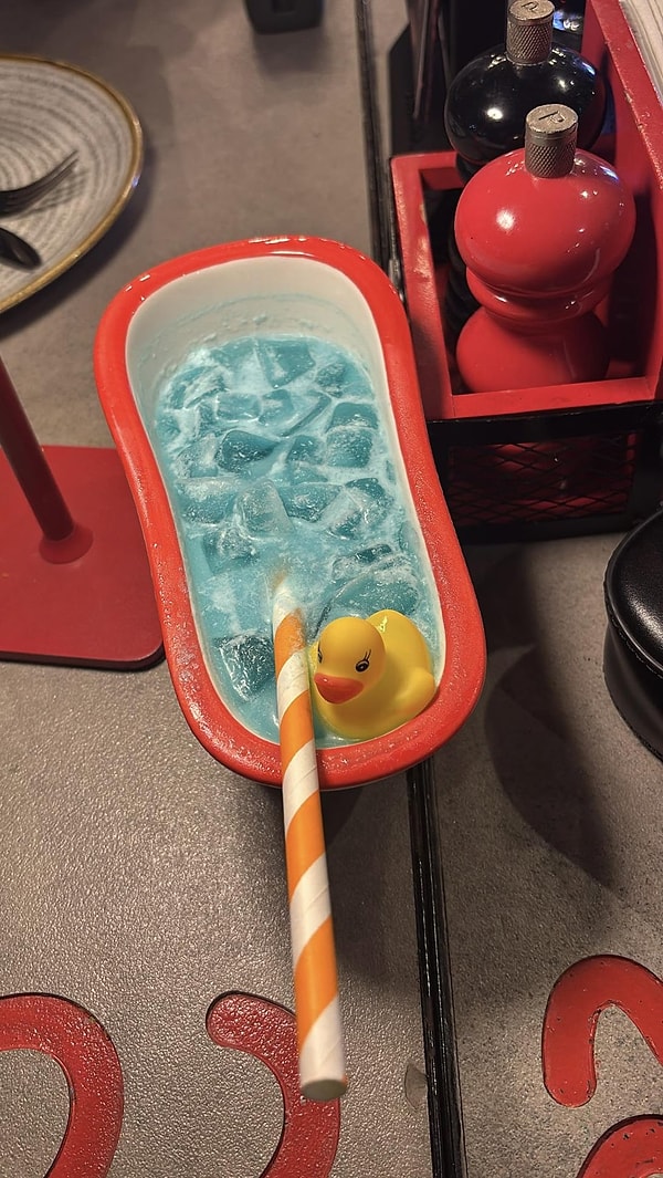 3. Kokteyl dediğin de küvette içilir zaten...