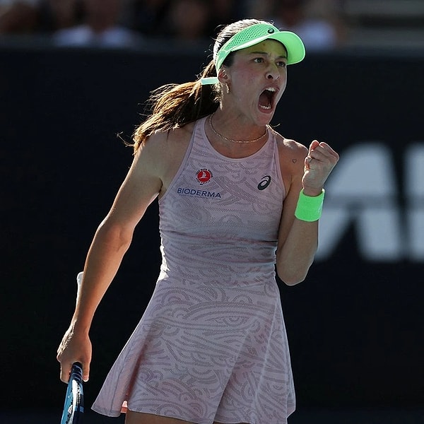 Zeynep rövanşı aldı.