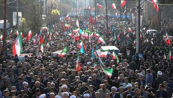 Trump ve Hamaney'den karşılıklı sözler...