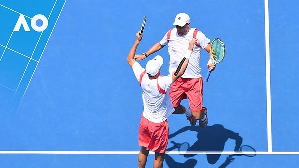 Tenis teklerden ibaret değil elbette: Bryan Kardeşler