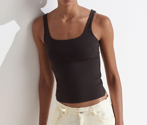 Her kombinle uyum sağlayan, kaliteli dokusuyla fark yaratan joker bir parça.