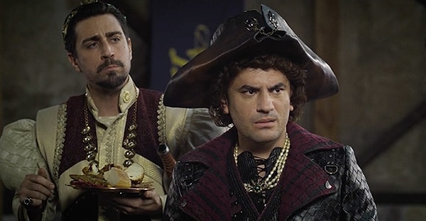 İzlemeye doyamadığımız ve bir an önce dördüncü sezonunun gelmesini istediğimiz Prens'in hazırlıkları başladı.