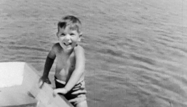 1. Cohen, 1934'te Montreal'de orta sınıf Yahudi bir ailenin çocuğu olarak doğdu.