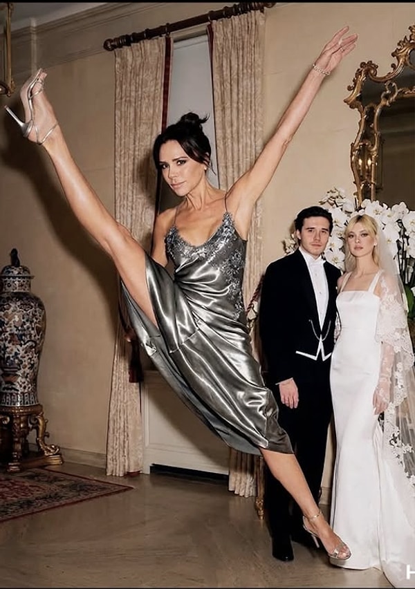 Brooklyn, paylaştığı gönderide, düğünün en duygusal anı olması beklenen ilk dans sırasında annesi Victoria’nın sahneye çıktığını ve bu hareketin kendisini çok rahatsız ettiğini söyledi.