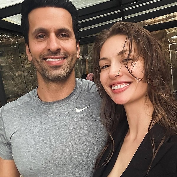 Oyuncu Yasemin Kay Allen, hem kariyeri hem de özel hayatıyla magazin dünyasının yakın takibinde olan ünlülerden.