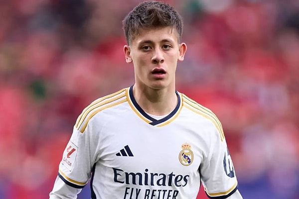 Oyundan alınması tepki çekti.