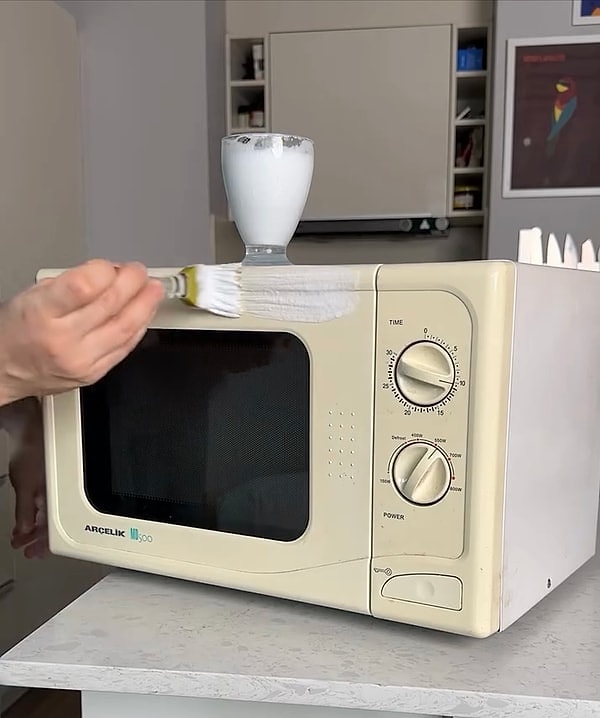 Sararmış beyaz eşyalar zamanla estetik açıdan rahatsız edici bir görünüme bürünebilir.