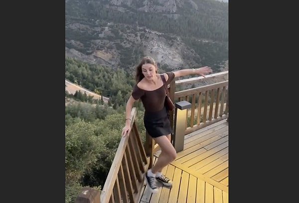 Korkuluk kırıldı.