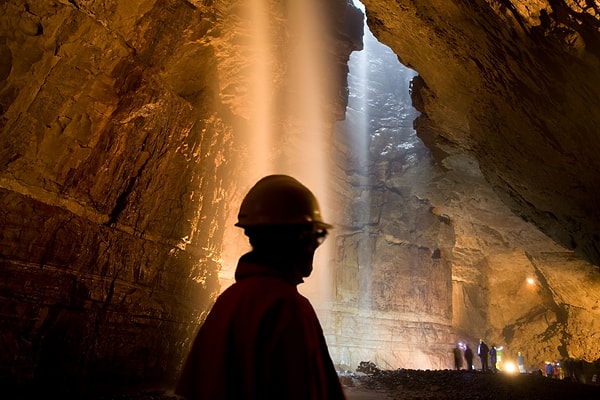 Mağaranın keşif hikayesi 1842 yılında John Birbeck’in cesur denemesiyle başladı.