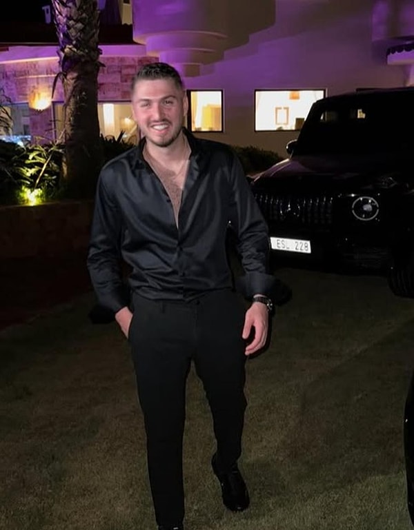 Rap dünyasının sevilen isimlerinden Blok3 son dönemde çıkardığı şarkılarla adından sıkça söz ettiriyor.