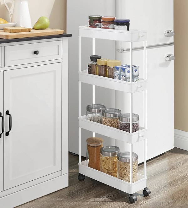 Mutfak ve banyo gibi dar alanlarda mucizeler yaratan bu tekerlekli raf, hem şık hem de inanılmaz pratik.