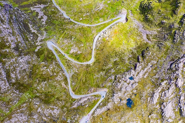 Kış döneminde geçit çoğu zaman kar ve buz nedeniyle ulaşıma kapatılıyor
