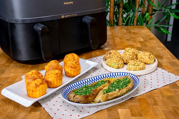 Pırasalı Mücver, Sarımsaklı Patlıcan Söğürme ve Mandalinalı Muffin Nasıl Yapılır?