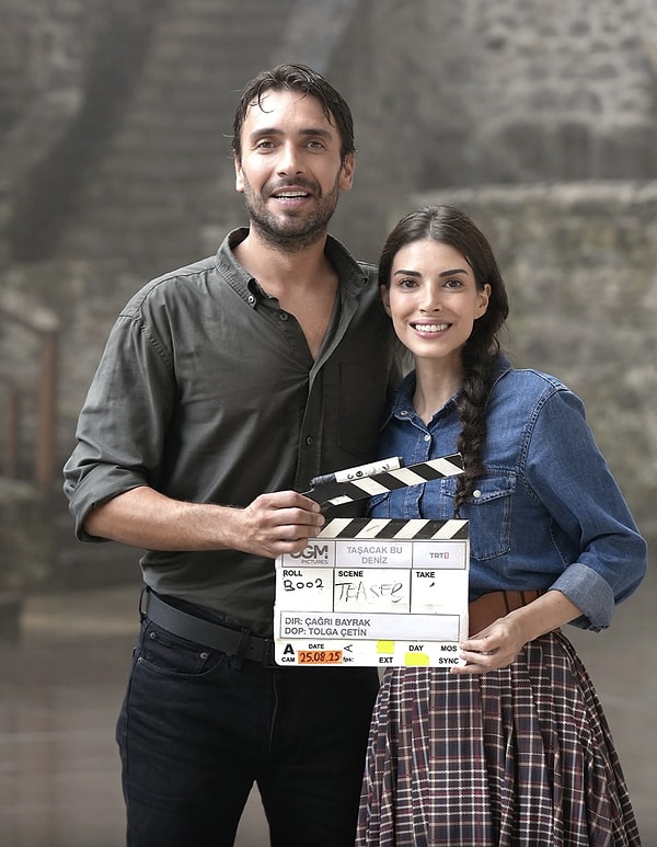 Ünlü oyuncu Ulaş Tuna Astepe, son dönemde hem kariyeri hem de performansıyla adından sıkça söz ettiriyor.