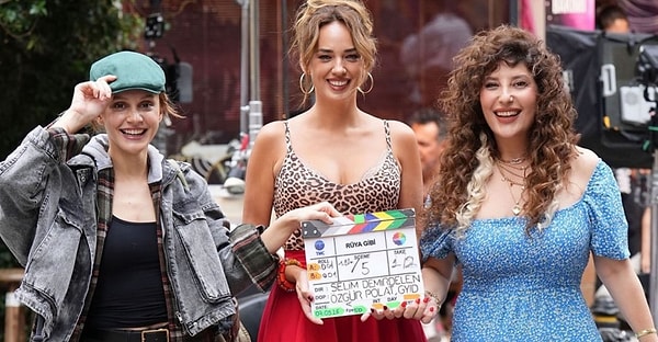 Seda Bakan ve Uğur Güneş’in başrollerindeki dizide Ahsen Eroğlu, Şebnem Bozoklu ve Emre Bey de başlıca rolllerde.